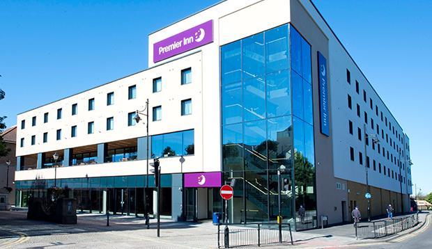 Premier Inn Staines Upon Thames Exterior photo